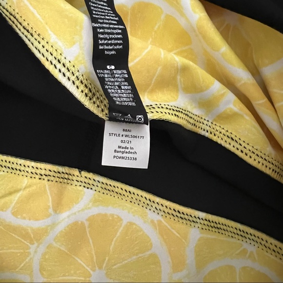 WILDFOX Sweat Contoured Biker Shorts Black Lemonade - Picture 11 of 13